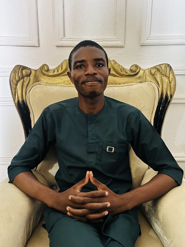 favour idowu